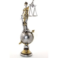 Dünya Küresi Üzerinde Adalet Figürü, Şık ve Dekoratif Tasarım