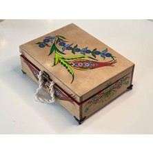 About The Perfect Çiçek Desenli Ahşap Mücevher Kutusu, Şık ve Büyüleyici Tasarım