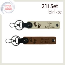 Anneye Ilk Doğum Günü Hediyesi, Kalpli Ayak Desenli Isme Özel 2’li Deri Anahtarlık, S Kahve-A Kahve