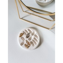 About The Perfect Beyaz Takı Düzenleyici, Şık ve Düzenli Saklama Çözümü