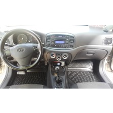 Hyundai Accent Era 2006 ve 2016 Arası Için 3D Havuzlu Paspas