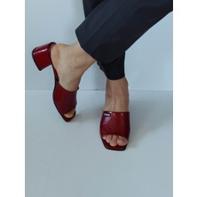 Kadın Bordo Rugan Hakiki Deri Topuklu Terlik Tokalı Şık Günlük