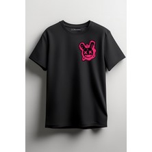 Merch&ice Kırmızı Tehlikeli Tavşan Baskılı Unisex T-Shirt Siyah