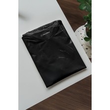 Merch&ice Korku Siyah Kız Baskılı Unisex T-Shirt Beyaz