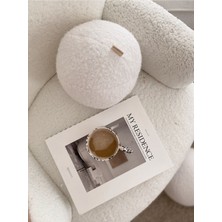 Yumuşak ve Rahat Teddy Top Yastık, Doğal Beyaz Renk, Şık ve Konforlu Tasarım