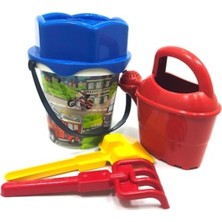 About The Perfect Kırmızı Erkek Çocuk Plaj Kum Kovası, Eğlenceli ve Renkli Yaz Aktiviteleri Için