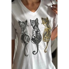 Kadın  V Yaka Büyük Beden Kedi Pul Payet Işlemeli  Pamuk Tişört