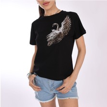 Leopar Detaylı Işıltılı Kuğu Desenli Siyah Kadın T-Shirt