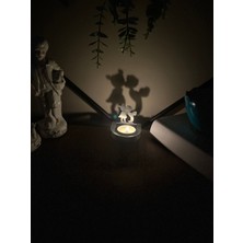 Aile Temalı Gri Metal Mumluk, Şık ve Sıcak Atmosfer Için Ideal