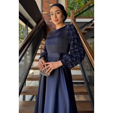 Eteği ve Kolları Gül Detaylı Tesettür Saten Abiye Elbise P-00017196