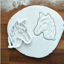 At Şeklinde Kurabiye Kalıbı 3 Adet – Sevimli ve Zarif Tasarım