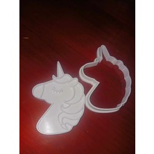 Unicorn Şeklinde Kurabiye Kalıbı 3 Adet – Renkli ve Şirin Tasarım