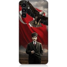 Samsung Galaxy A13 Uyumlu Bayrak Önünde Mustafa Kemal Atatürk  Desenli Silikon Kılıf