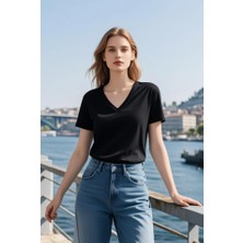 Kadın V Yakalı T-Shirt Pamuk Günlük Tişört