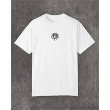 Medusa – Mitoloji Temalı Nakışlı Unisex Beyaz Tişört – %100 Pamuk Regular Fit