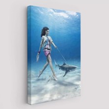 Su Altında Köpek Balığı Gezdiren Kadın TABLOSU-6482