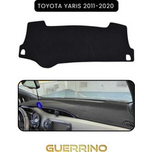 Toyota Yaris (2011-2020) Torpido Koruma Halısı Siyah Kenar
