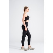 Kadın Destekli Spor Büstiyer Ayarlanabilir Askılı Alt Bantlı Sabit Kaplı Siyah Slim Fit Activewear