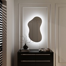 Serbest Form LED Banyo Aynası – Asimetrik Sıcak Işıklı Ayna (AYP193-L)