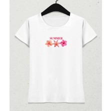 Hena Summer Bloom Kadın Beyaz Pamuklu Çiçek Baskılı Bisiklet Yaka Normal Kalıp Tişört (Regular Fit)