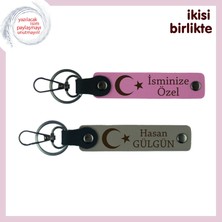 Ayyıldızın Altında Aşk – Sevgiliye Isme Özel Ay Yıldızlı Deri Anahtarlık Hediyesi, Pembe-Kül Gri