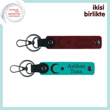 Ay Yıldız Desenli Öğretmene Teşekkür Hediyesi – Isme Özel 2’li Set Anahtarlık, Bordo-Turkuaz