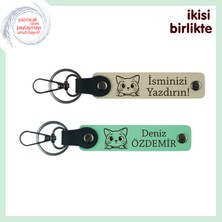 Sevgiline ve Ortak Kedinize Sevimli Hediye, Kedili Deri Anahtarlık Takımı, Sütlü Kahve-Açık Yeşil