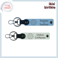 Aile Desteğini Yansıtan Anlamlı Hediye, Voleybol Desenli Anahtarlık Takımı, Isim Yazılı, Mavi-Beyaz