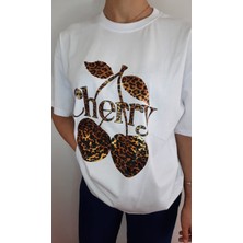 Beyaz Kadın Leopar Cherry Baskılı T-Shirt