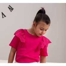 Fuşya Pembe Bisiklet Yaka Güpür Detaylı Yarım Kollu % 100  Pamuk Kız Çocuk T-Shirt