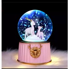 Geyik Temalı Işıklı Müzikli Püskürtmeli Büyük Boy Kar Küresi