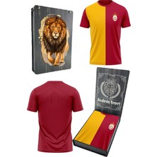 Galatasaray Orijinal Lisanslı 5 Yıldızlı Sarı Kırmızı Erkek T-Shirt Gs Aslan Baskılı Hediyelik Ahşap Kutulu
