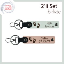 Miawiki Anne ve Babaya Özel Isimli Doğum Tebriği Hediye Anahtarlık, Kalpli Bebek Ayağı, Beyaz-Yavru Ağzı