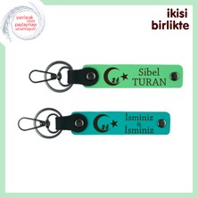 Miawiki Dosta Vatan Temalı Armağan – Çocuk ve Ayyıldız 2’li Kişisel Anahtarlık, Fıstık Yeşil-Turkuaz