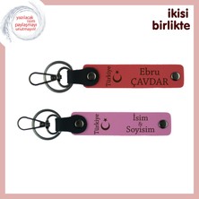 Miawiki Kardeşe Bir Hatıra – Ayyıldız ve Türkiye, Kişiye Özel Deri Anahtarlık 2' Li Set, Nar Çiçek-Pembe
