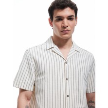 Koton Kısa Kollu Regular Fit Devrik Yaka Pamuklu Çizgili Gömlek