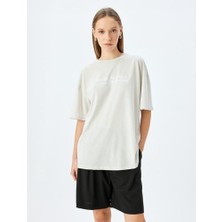 Koton Arkası Baskılı Sloganlı Bisiklet Yaka Kısa Kollu Oversize T-Shirt