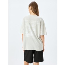 Koton Arkası Baskılı Sloganlı Bisiklet Yaka Kısa Kollu Oversize T-Shirt