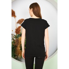 Di Giyim Kadın Yırtmaç ve Cep Detaylı T-Shirt