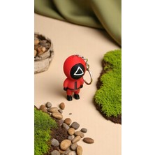 Squid Game Üçgen Asker Anahtarlık Hediyelik (1 Adet Asker)