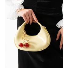 Lisbond Betty Model Sarı Charm Hediyeli Kadın El ve Omuz Çantası Hediye Paketi Şeklinde Gönderilir