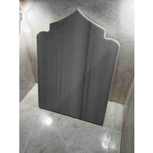 Mezar Taşı Yazısı (BAŞ TAŞI)
ÜÇGEN MODELLİ 3CM KALINLIKTA
MARMARA MERMERE CNC İLE YAZILAN 
VE SEKİLLENDİRİLEN  BAŞ TAŞI MODELİ
RENGİ BEYAZ GRİ DAMARLİ DOĞAL MERMER