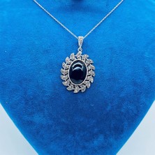 Yaprak Model Oltu Taşı Işçilikli 925 Ayar Gümüş Kolye