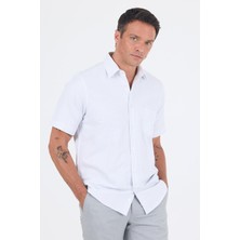 Beyaz Sert  Yaka Kısa Kol Cepli  Comfort Fit Cls Gömlek 1004250261