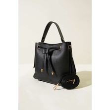 Kadın Siyah Çıtçıt Detaylı Düğmeli Püsküllü Kaliteli Yumuşak Deri El ve Omuz Çantası