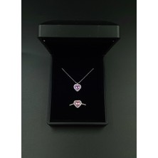 Aşk Temalı Pembe Kalpli Kolye Yüzük Gümüş Set – 925 Ayar, Romantik Hediye Seçeneği