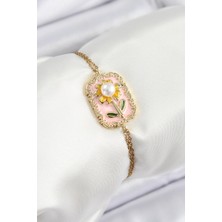 316L Çelik Zincir Pembe Mineli Sanatsal Portre Inci Detaylı Papatya Model Gold Renk Kadın Bileklik