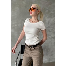 Beyaz Geniş Yaka Fittili Basic Kadın T-Shirt MG2293