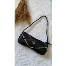 Rugan Zincir Detaylı Kadın Çapraz Çanta