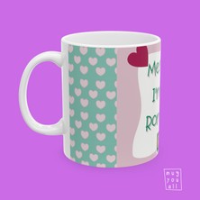 Mentally I’m In A Romcom Mottolu Girly Temalı Esprili Mizahi Estetik Özel Tasarım Hediyelik Porselen Kupa